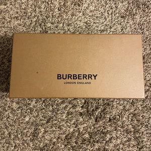 BURBERRY SHOE BOX